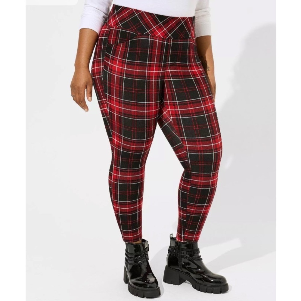 Studio by Torrid Pull-On Pocket Pixie Pants Size 5T Red Black Plaid Tartan Ankle